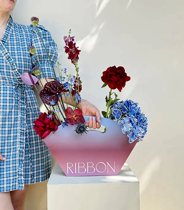 Sunset Sky Bordo Şakayık Mavi Ortanca Çantada Çiçek