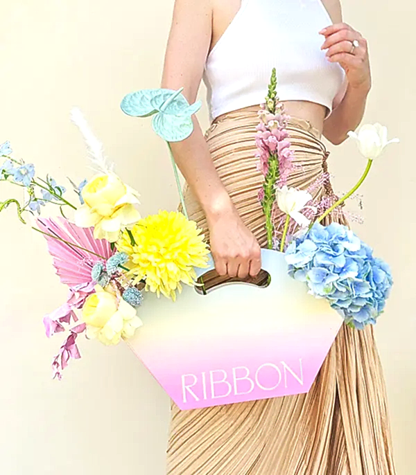 Vanilla Sky Vuvuzela Gül Mavi Ortanca Çantada Çiçek