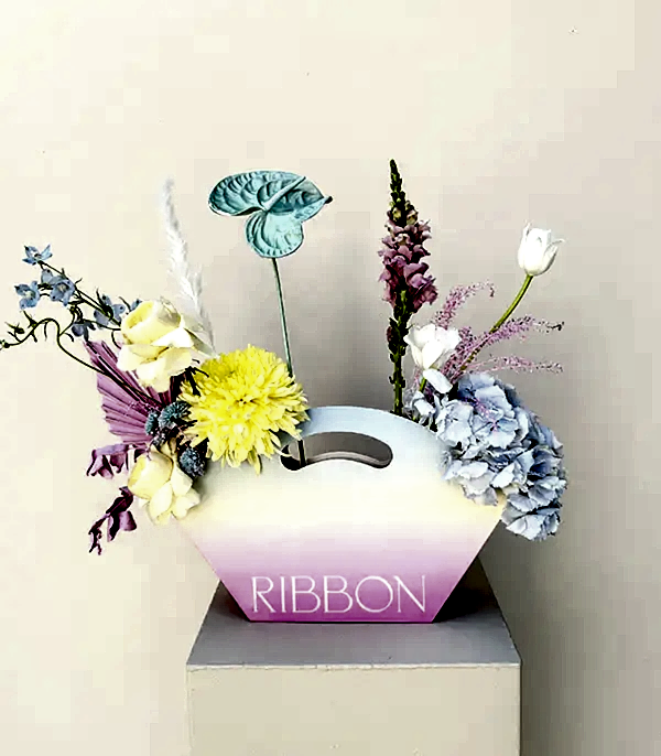 Vanilla Sky Vuvuzela Gül Mavi Ortanca Çantada Çiçek